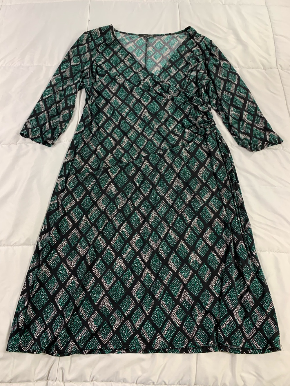 Pre loved Jones Studio Green and Black Geometric Wrap-Style Long Sleeve Top